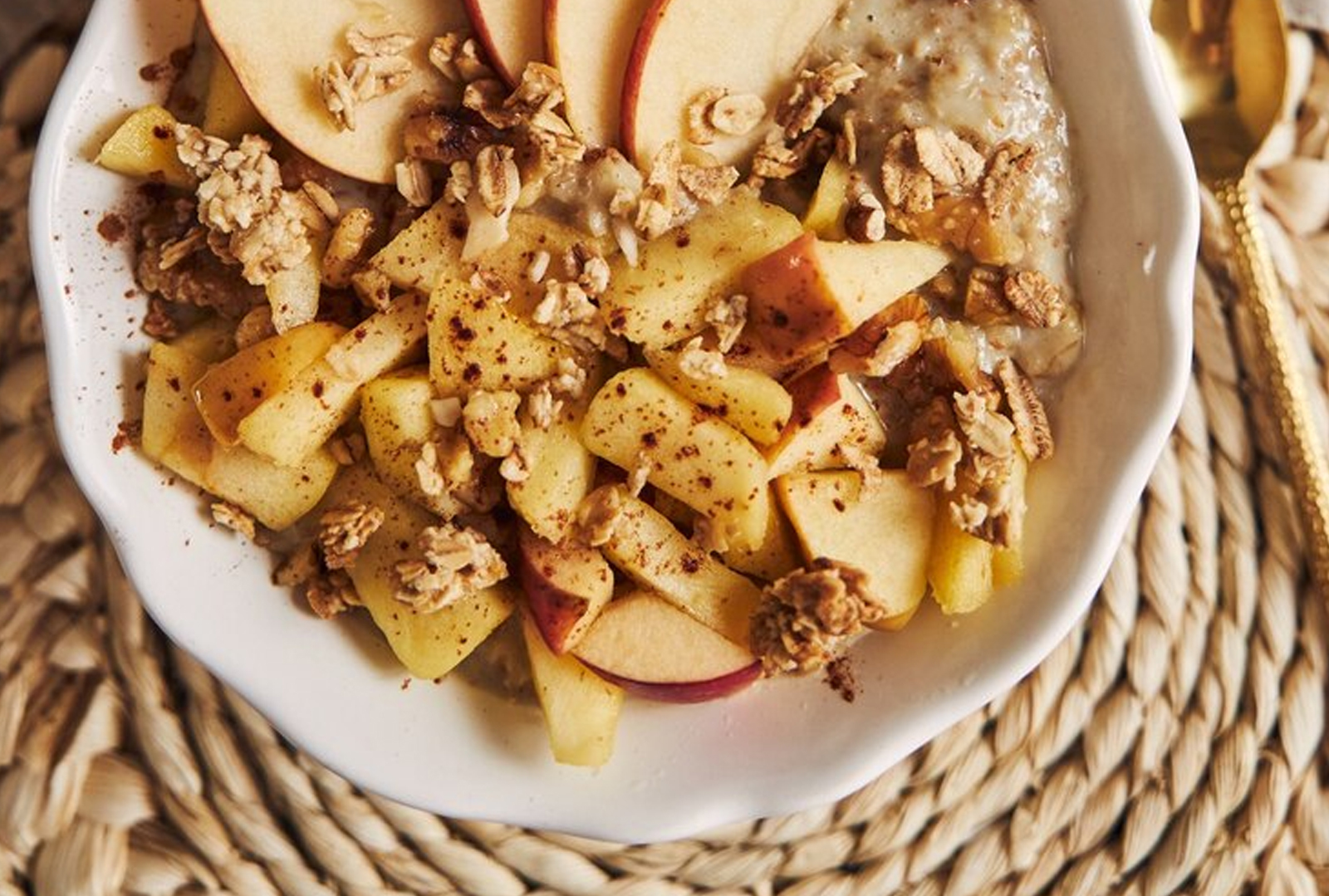 Oat & chia porridge with pears