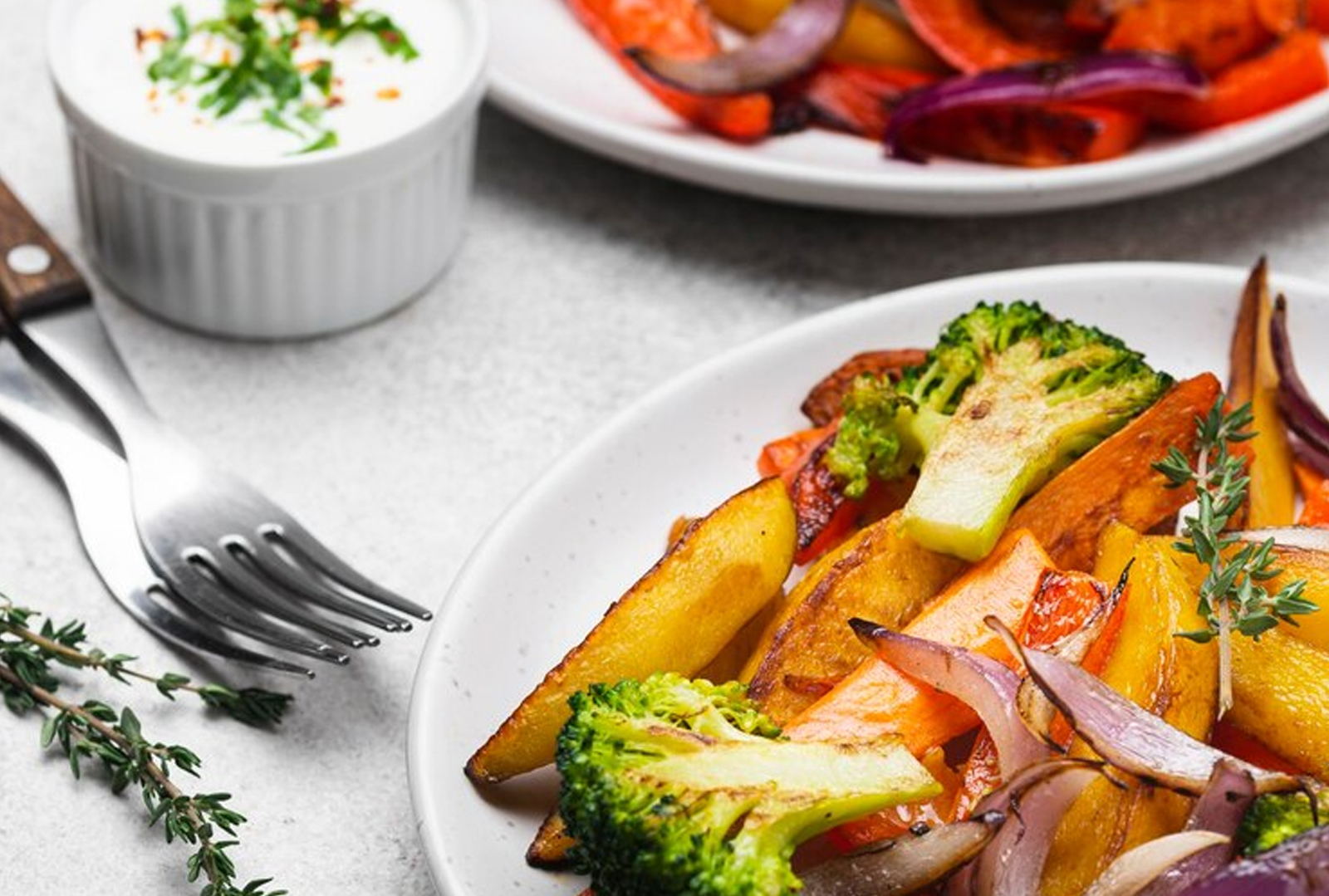 Roasted vegetables with cottage cheese sauce